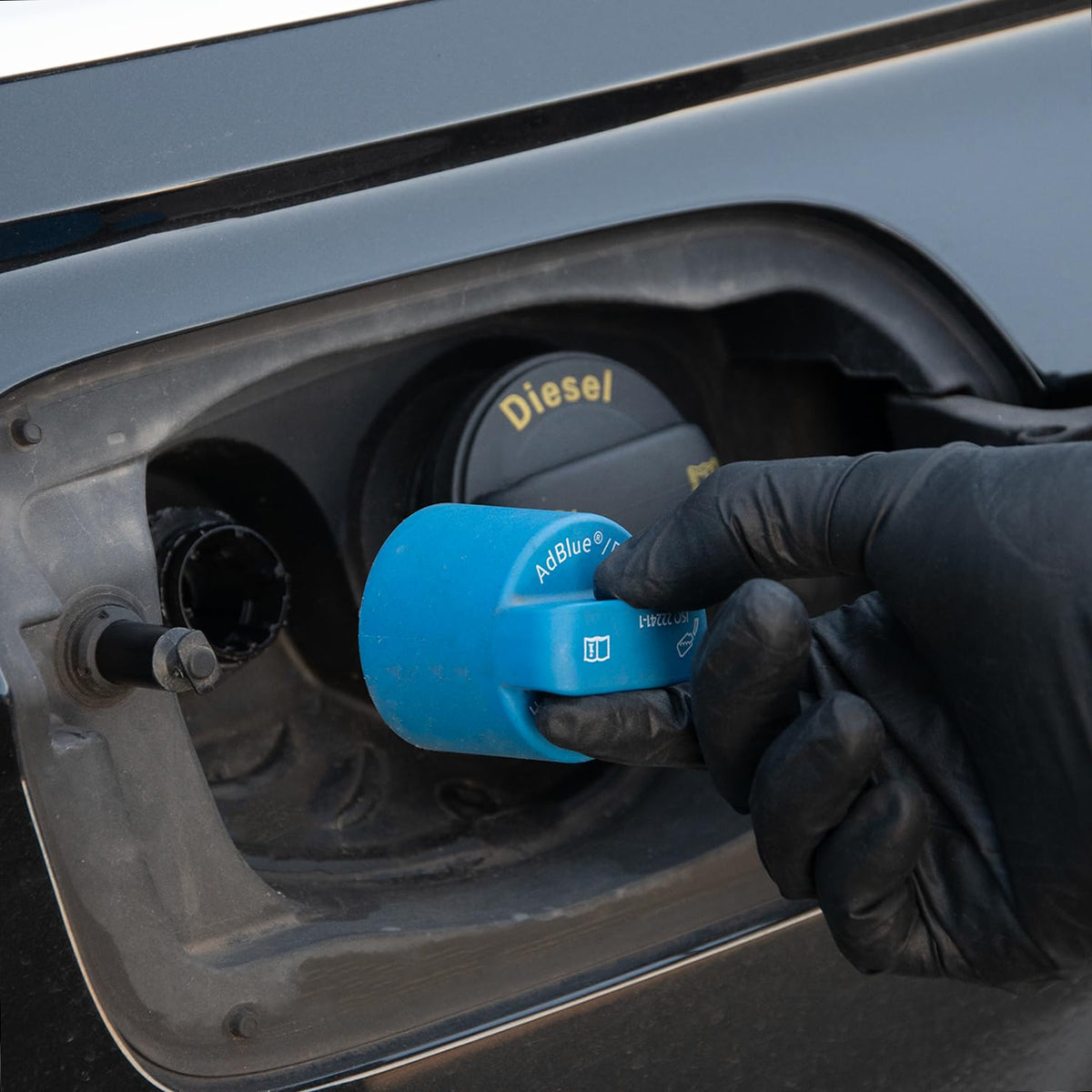 AdBlue® Additivo Motori Diesel per Riduzione Emissioni NOx a Base Urea, Conforme a ISO 22241-1, 10 L (2 x 5 L), Beccuccio Incluso