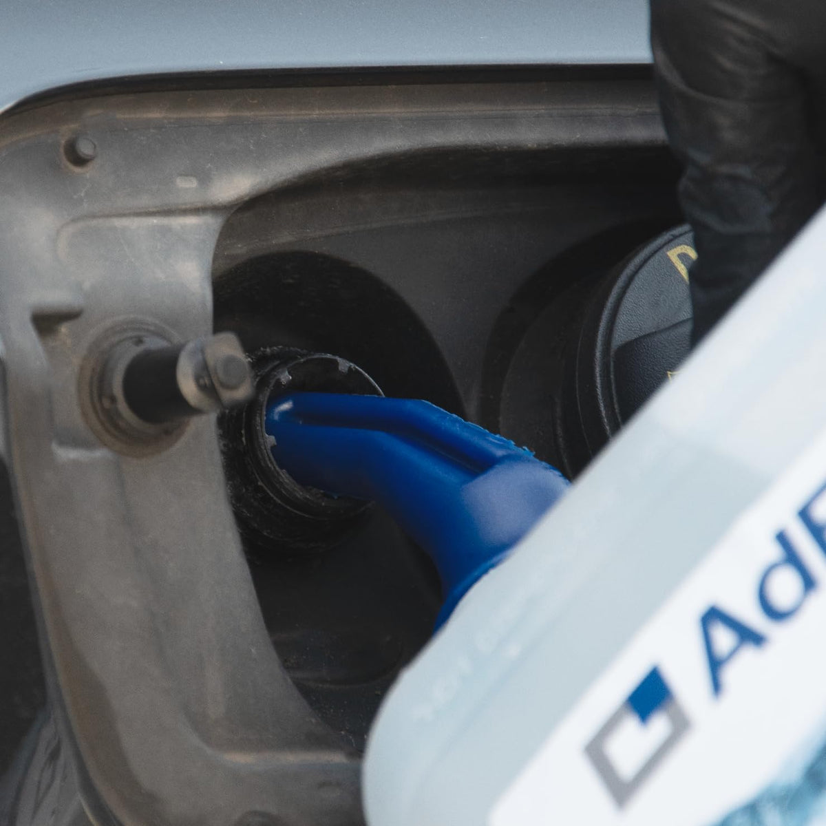 AdBlue® Additivo Motori Diesel per Riduzione Emissioni NOx a Base Urea, Conforme a ISO 22241-1, 10 L (2 x 5 L), Beccuccio Incluso