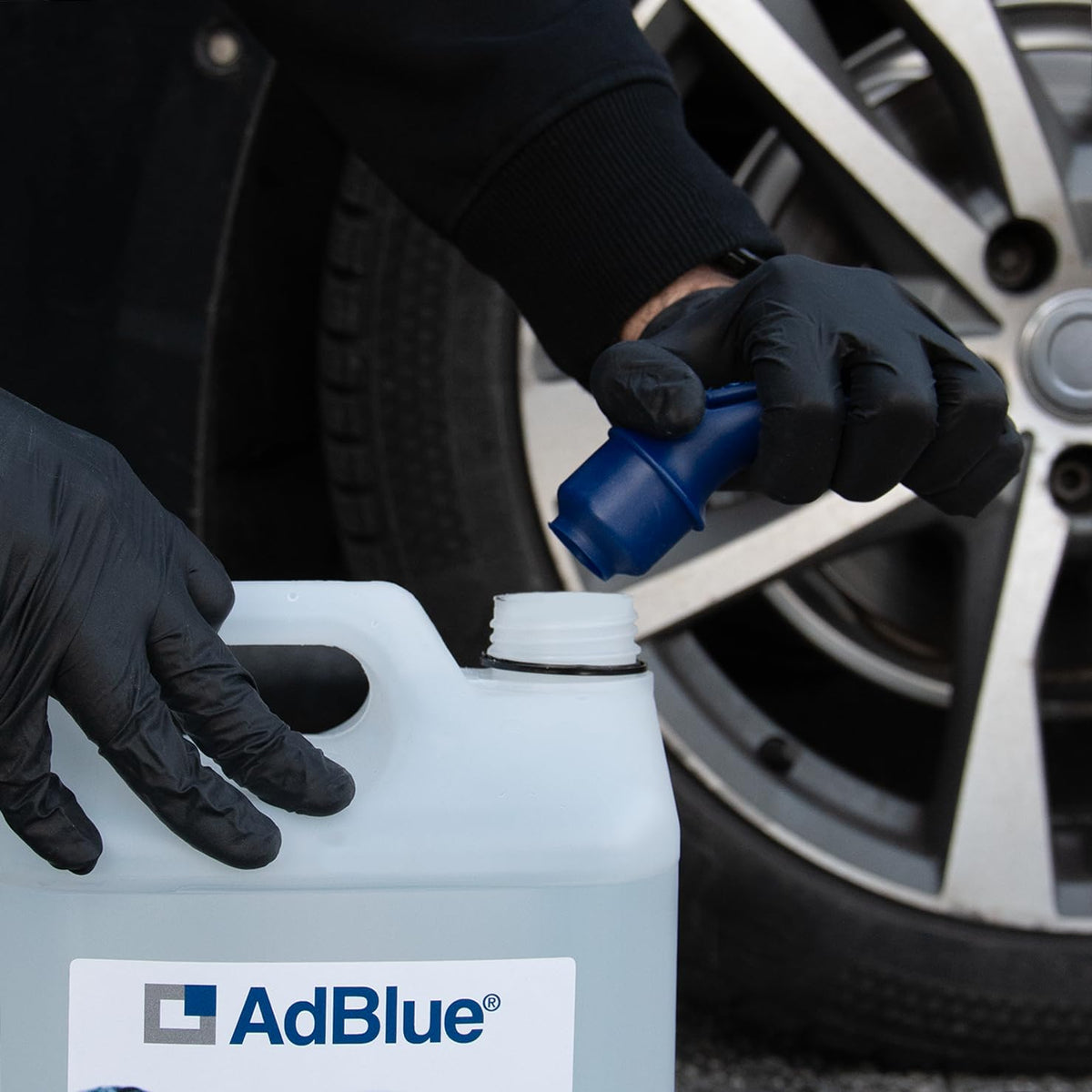 AdBlue® Additivo Motori Diesel per Riduzione Emissioni NOx a Base Urea, Conforme a ISO 22241-1, 10 L (2 x 5 L), Beccuccio Incluso