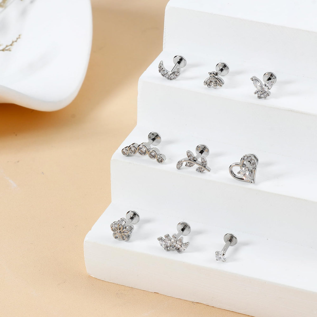 ADRAMATA 9Pcs 16G Orecchini Cartilagine per Donna - Set Tragus Helix Conch Filettati Interna Labret CZ Farfalla Luna Oro Argento Piercing